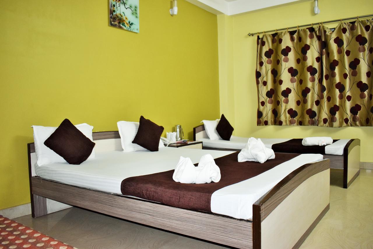 Hotel Debjyoti Siliguri Esterno foto
