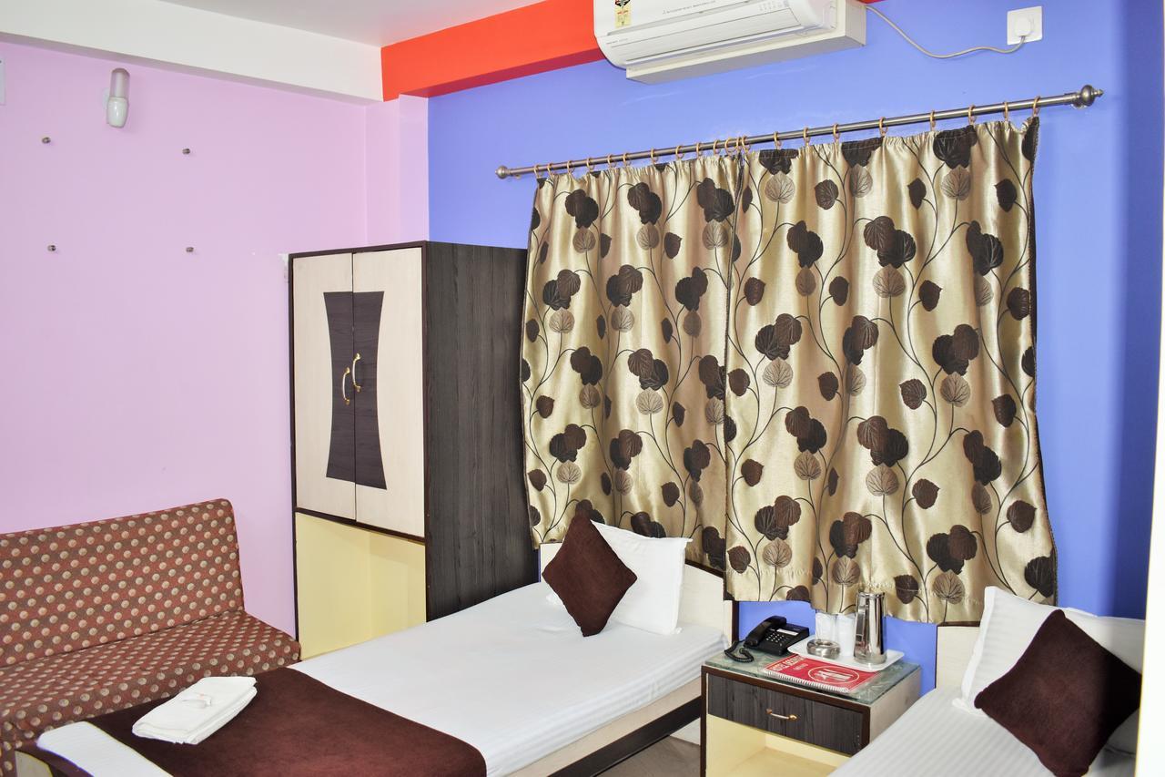 Hotel Debjyoti Siliguri Esterno foto