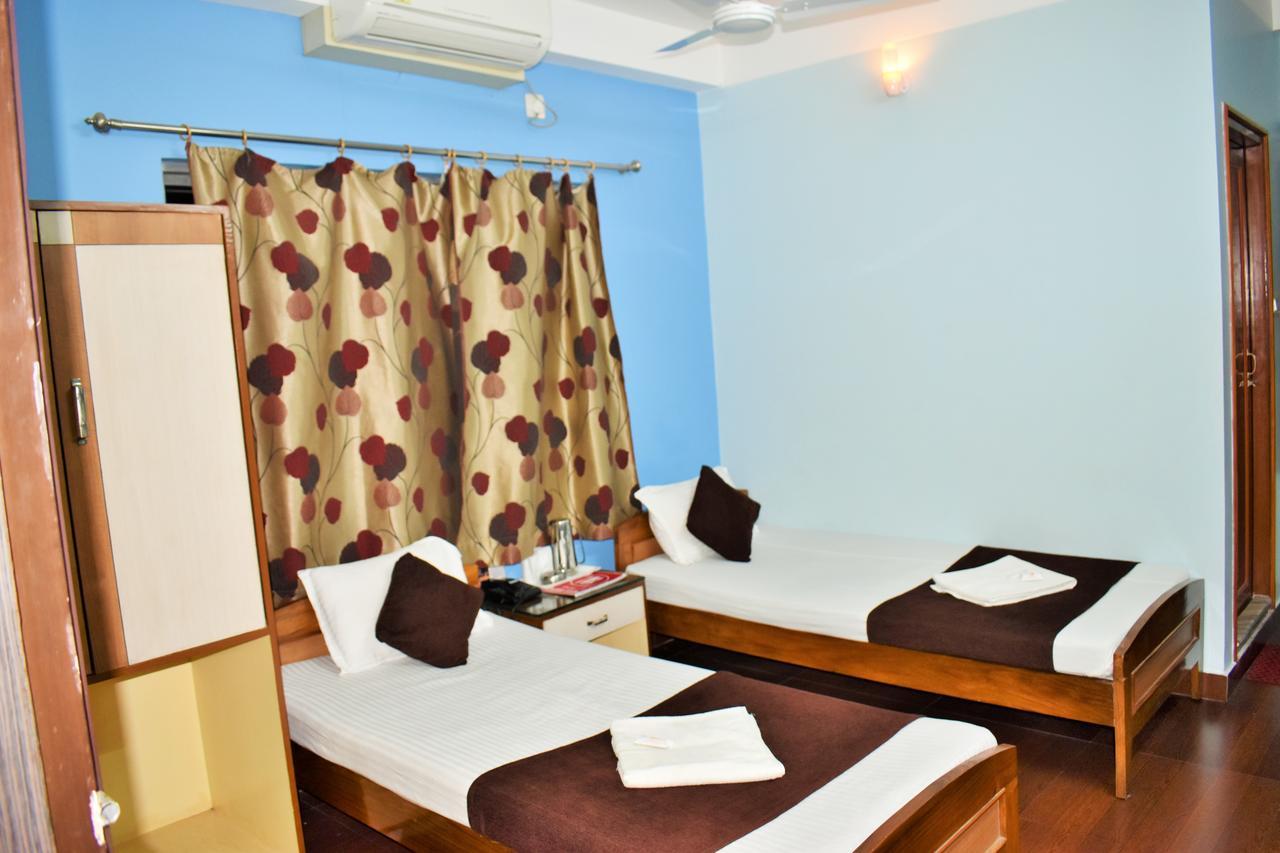 Hotel Debjyoti Siliguri Esterno foto