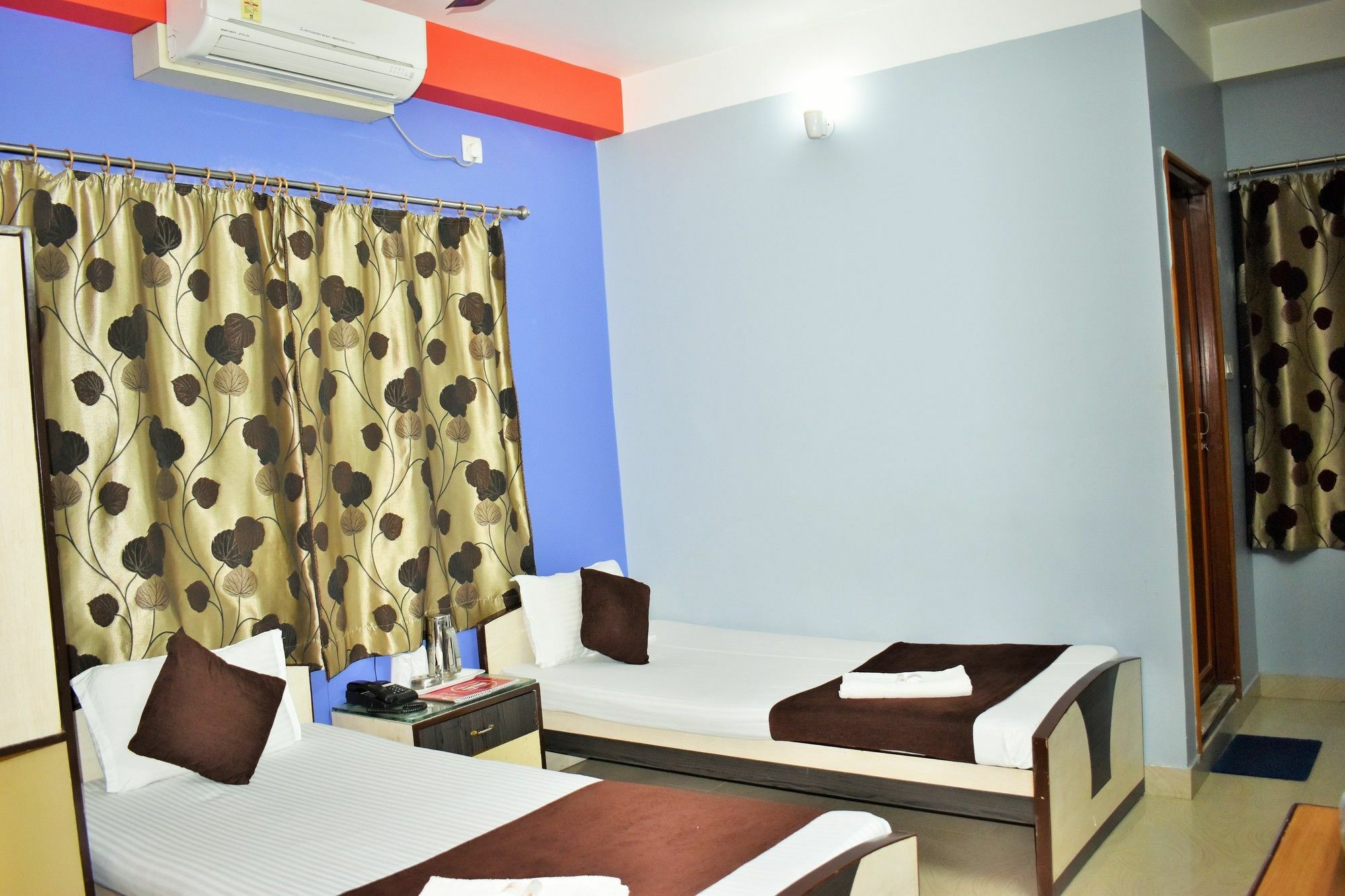Hotel Debjyoti Siliguri Esterno foto